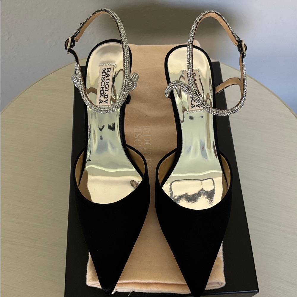 Badgley Mischka Kamilah Black Satin Crystal
Ankle Strap Pumps NIBox Size 7 - Picture 5 of 13